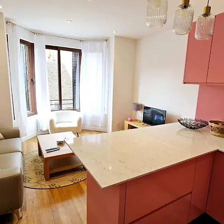 Lilas Rose Apartment